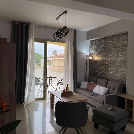 Oracle Exclusive Alena 4 Paphos