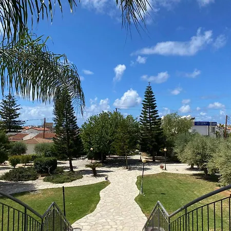 Oracle Exclusive Alena 4 * Paphos