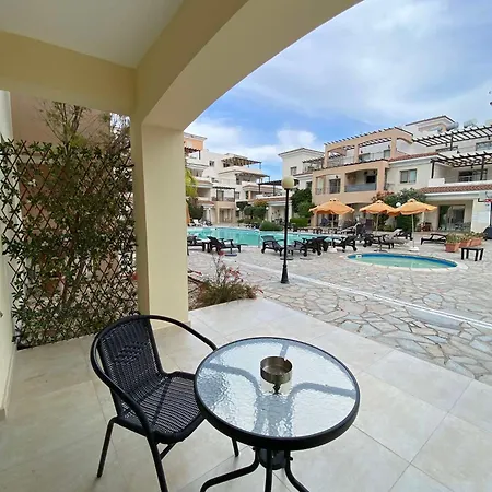 Oracle Exclusive Alena 4 * פאפוס