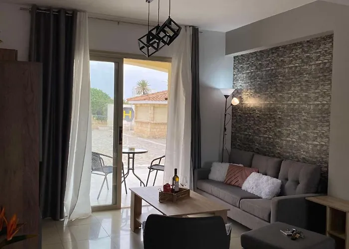 Oracle Exclusive Alena 4 Paphos